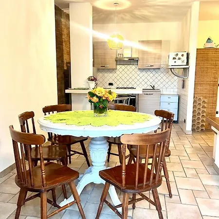 Matilde Tower House - 8 Minuti A Piedi Dalla Spiaggia Apartament