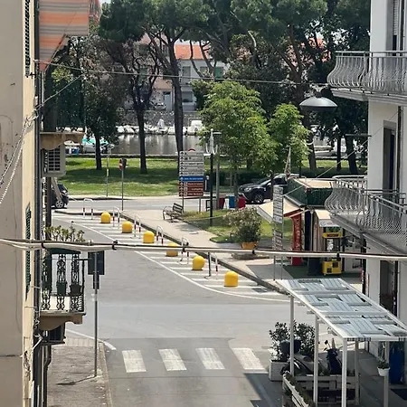 Matilde Tower House - 8 Minuti A Piedi Dalla Spiaggia Viareggio